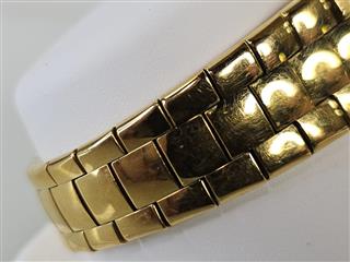 Gucci 3300L Gold Plated Gold Dial 25mm Quartz Women's Watch